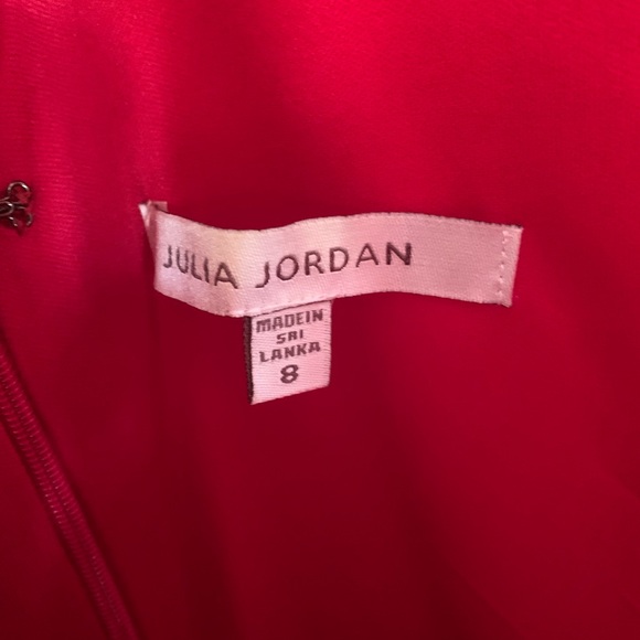 Sleeveless one-piece jumpsuit in red - Picture 8 of 8